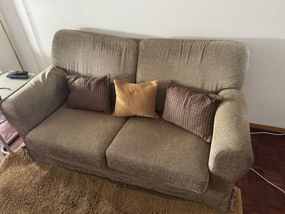 Sofá castanho 2 Lugares