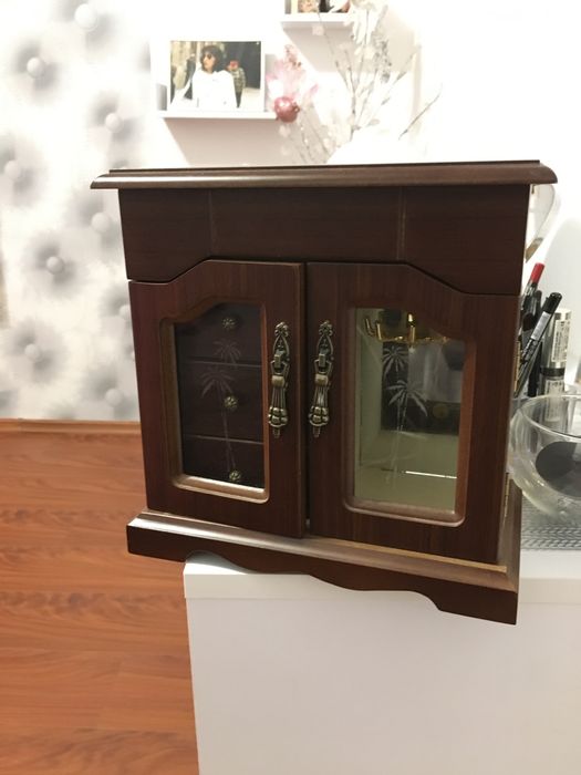 Шкатулка в виде комода