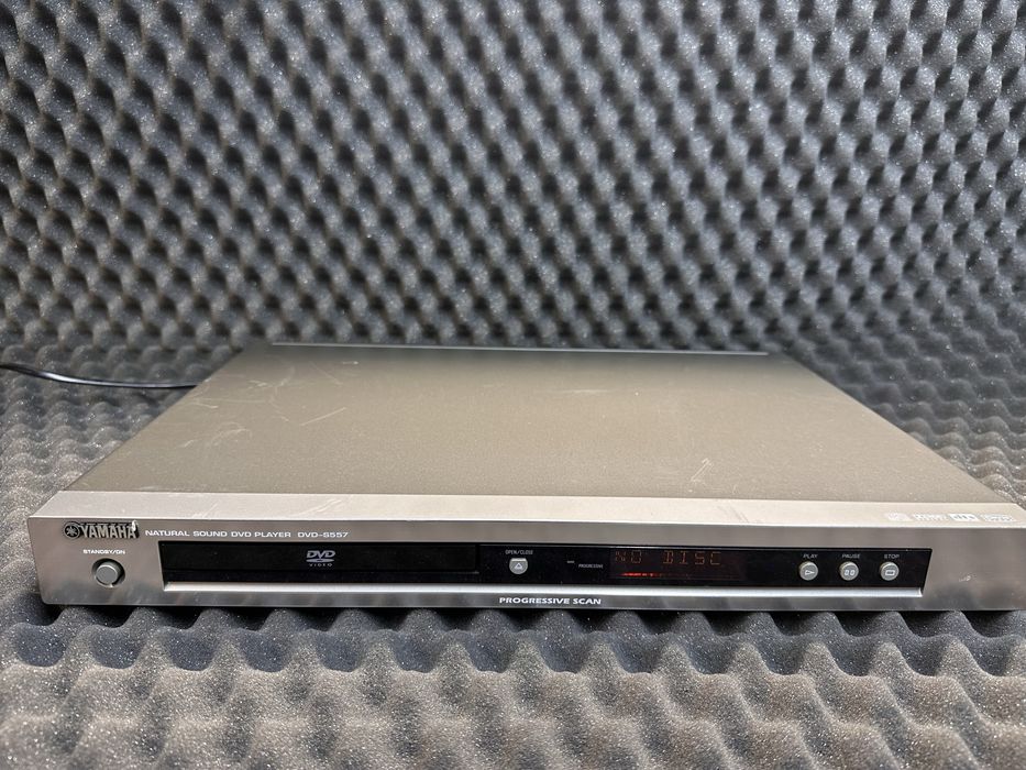 Odtwarzacz DVD Yamaha DVD-S557