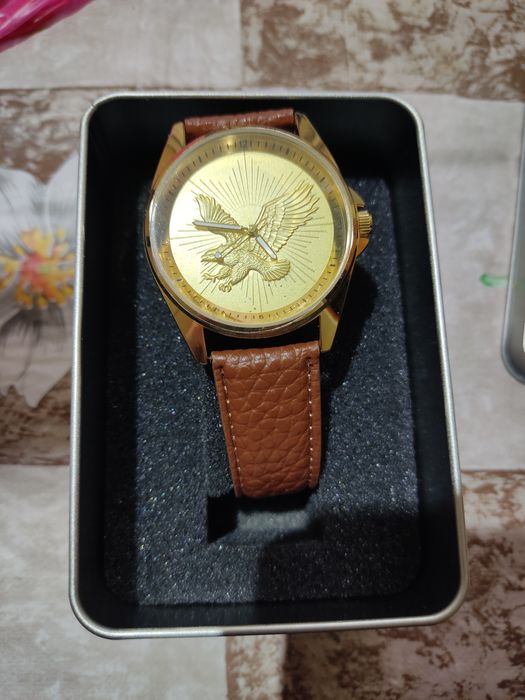 Годинник кварц  новый в коробке