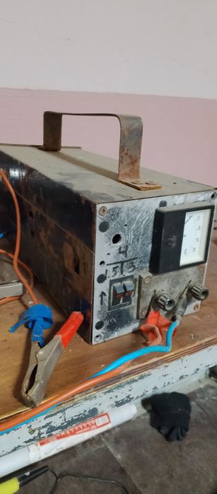 Зарядное устройство для автомобиля