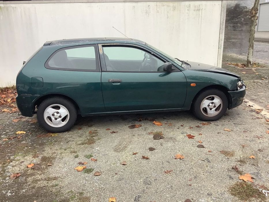 Mitsubishi Colt 1.3i 75cv 1997 - Para peças