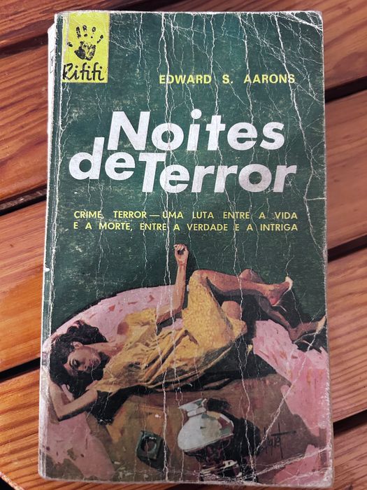 Vários livros antigos