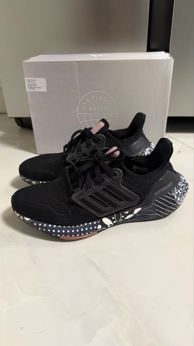 Кроссовки Adidas ultraboost, 26,5 см