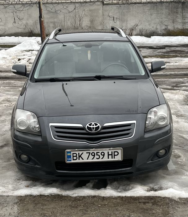Продам автомобіль тойота авенсіс