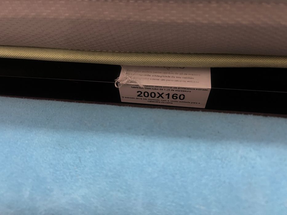 Cama de casal usada