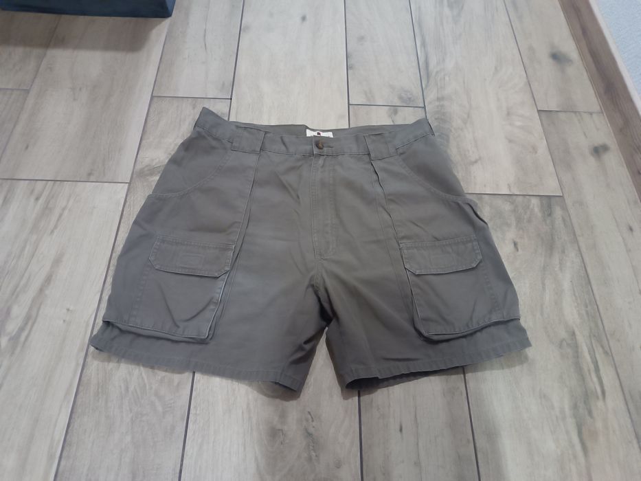 Продам шорти карго Woolrich