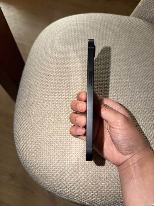iPhone 16e 128GB Preto — Como Novo