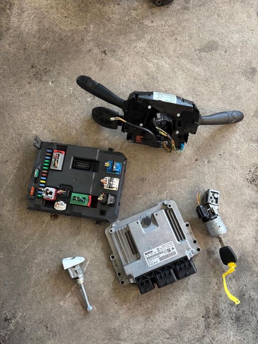 Zestaw startowy sterownik stacyjka przełącznik Peugeot 207 1.4 vti imo