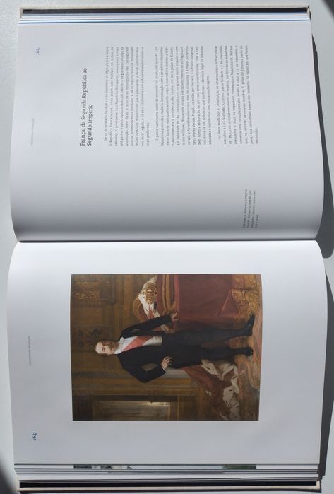 História Universal da Humanidade - 6 livros e estojo com 4 DVD'S novos