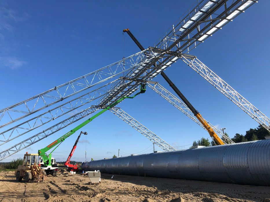 Dźwig Liebherr usługi wynajem podnośniki koszowe usługi dźwigowe