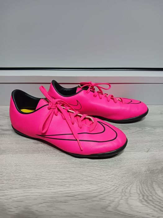 Różowe halówki Nike Mercurial Victory rozm. 36,5