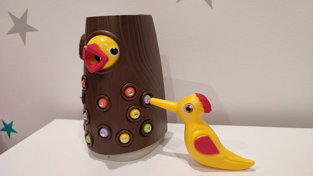 Gra zręcznościowa magnetyczny dzięcioł robaczki