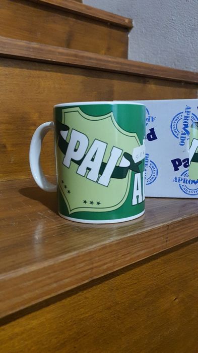 Canecas novas de vários modelos