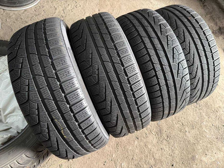 Шини зима 235/50/R19 Pirelli Sottozero Winter 210