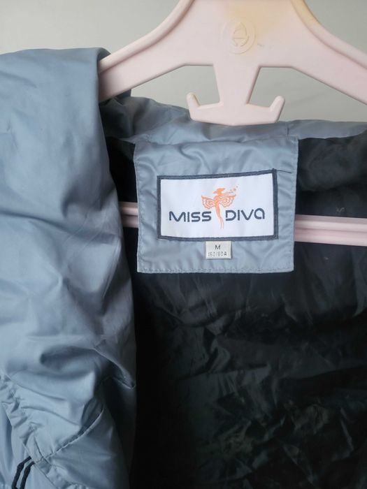 спортивная элегантная теплая  куртка