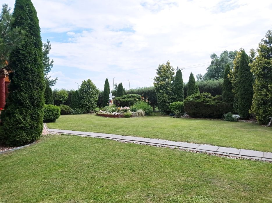 Sprzedam dom na działce  2736 m2
