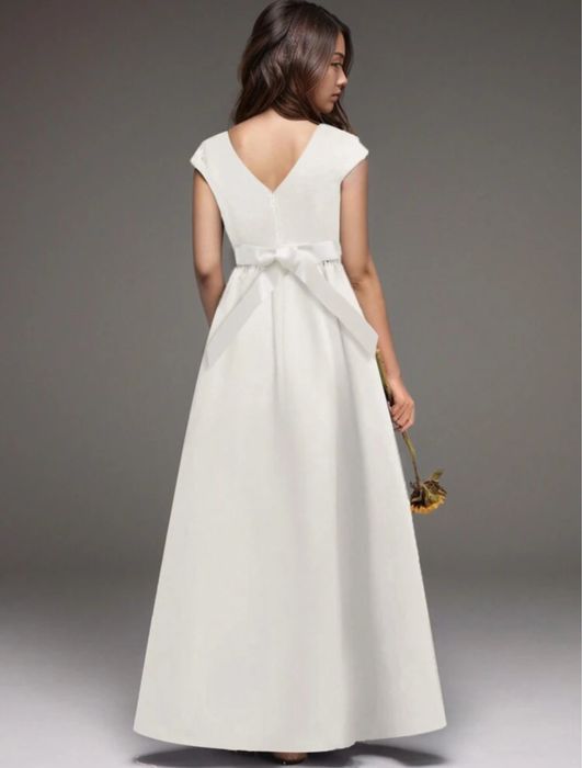 Sliczna sukienka biała 4 140