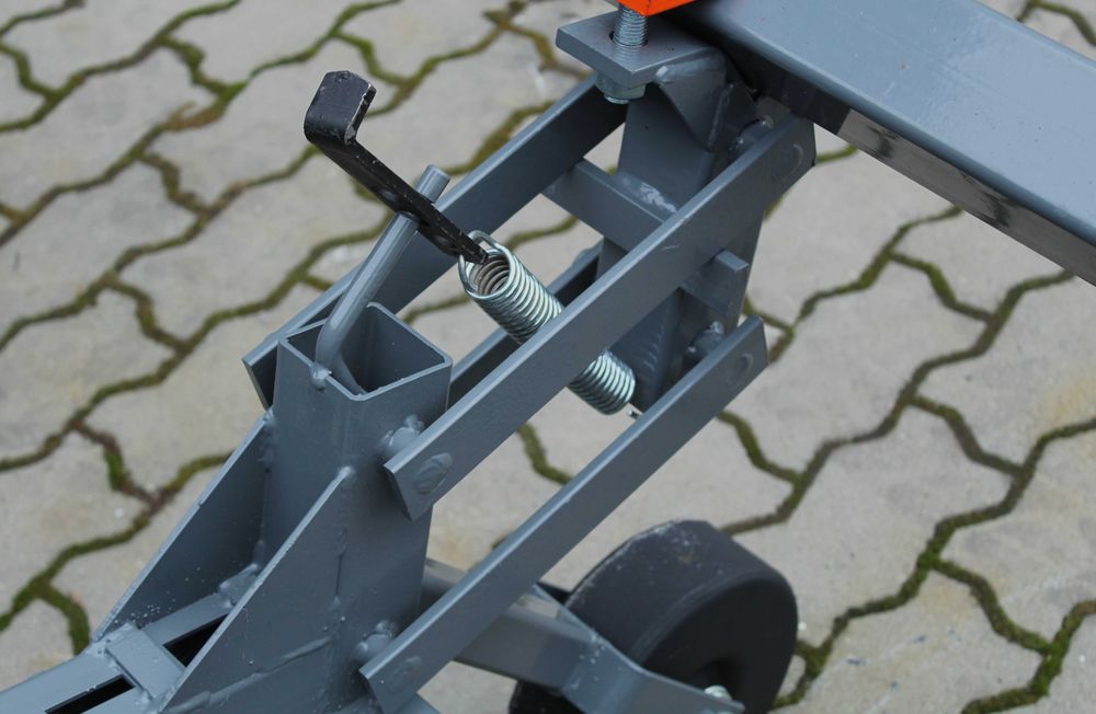 ДУЖЕ НАДІЙНИЙ Трисекційний Культиватор міжрядний навісний VINMET 3