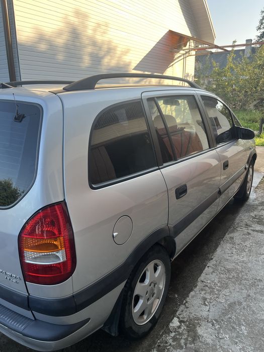 Opel Zafira 1.8 бензин 2001 рік