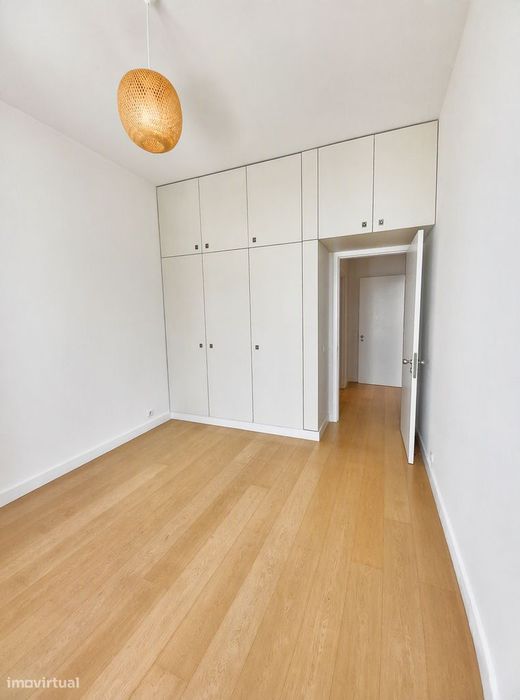 Apartamento T1 no coração do Chiado, com garagem e arrecadação