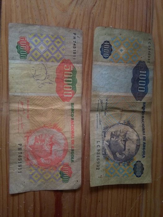 Moedas Continente e Açores + notas;moedas nacionais/estrangeiras