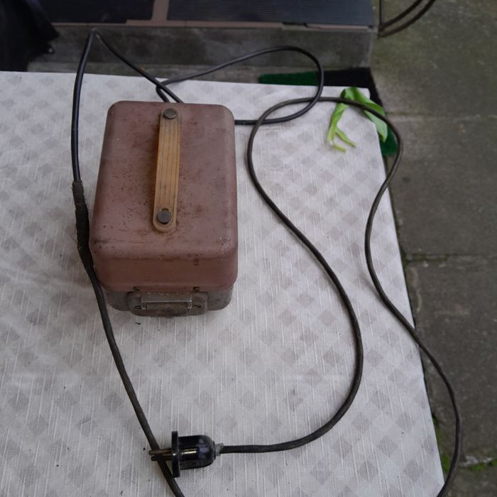 Transformator z okresu PRL230V/24V.Rocznik1971 z Przemyśla.Sprawny100%