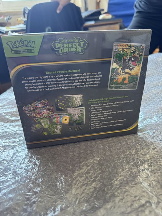 Elite trainer box pokemon Perfect Order