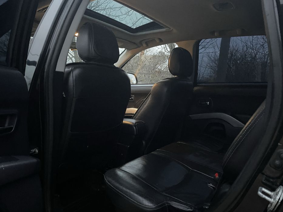 Mitsubishi Outlander XL