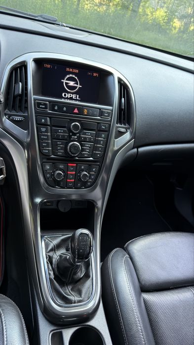 Opel astra J 2010 1.6t lpg