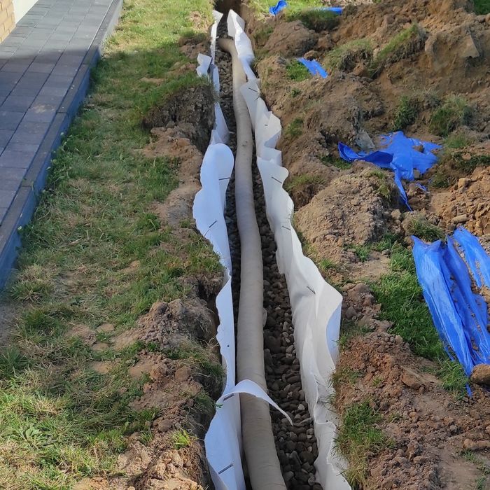 Roboty ziemne,Uslugi minikoparką,wywrotką