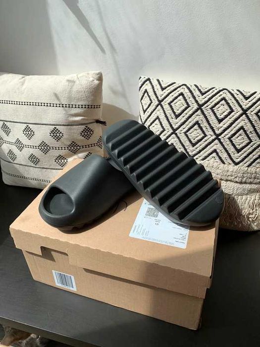 Yeezy Slide Onyx Rozmiar 45