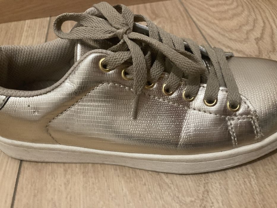 Sapatilhas Douradas PrimaDonna