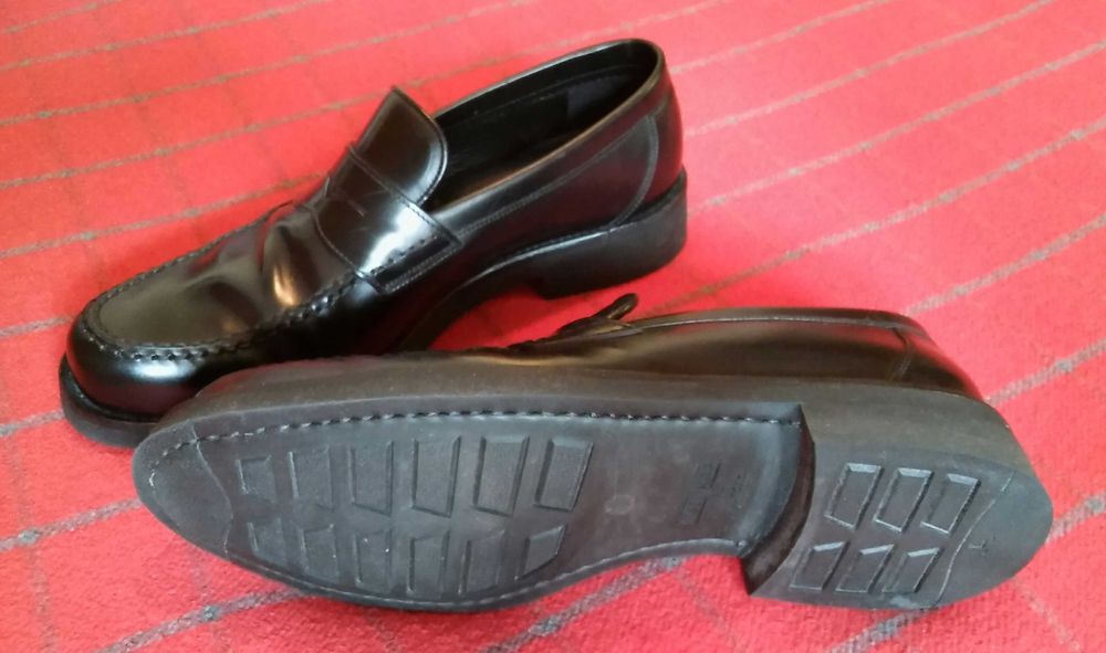 Elegantes sapatos em pele LOTTUSSE