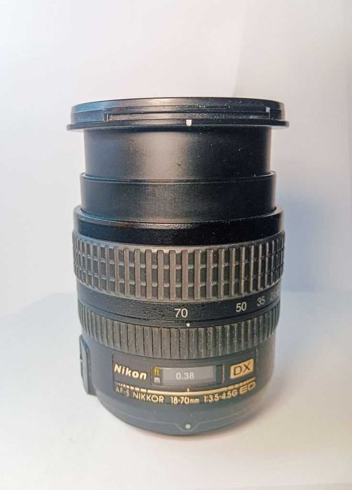 Об’єктив Nikon AF-S Nikkor 18-70mm 1:3.5-4.5G ED DX SWM
