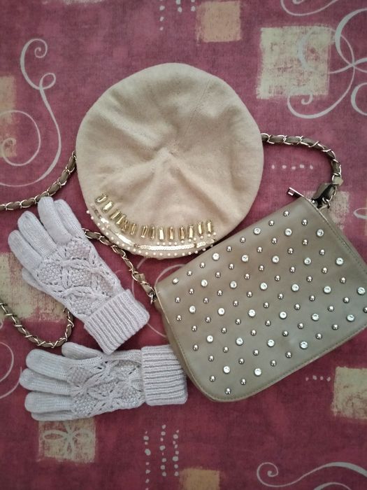 Берет, перчатки, шапки.