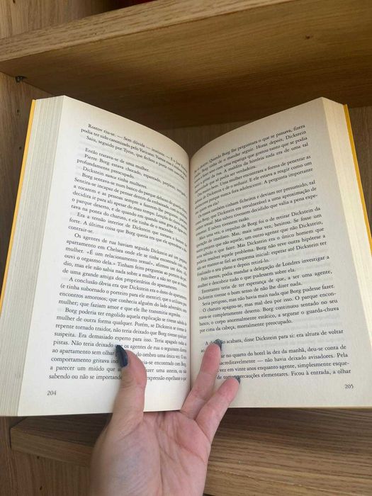 Livro “Triplo” de Ken Follett
