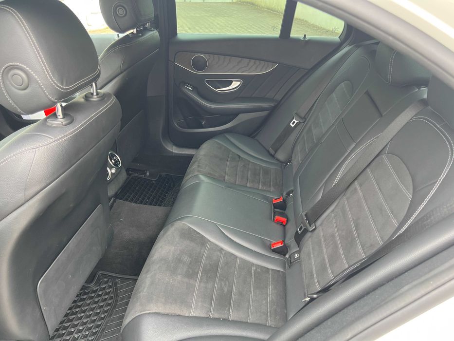 Mercedes C180 d 9G-TRONIC AMG - Full Extras (modelo com facelift)