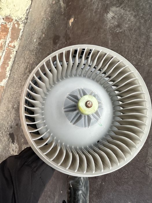 Вентилятор пічки моторчик обігрівач Toyota Rav 4 06-12 272700-8093