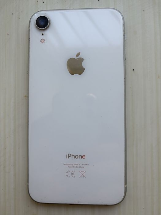 Продам IPhone XR