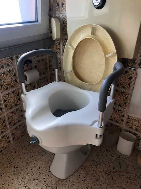 Cadeira duche e assento sanita para idosos