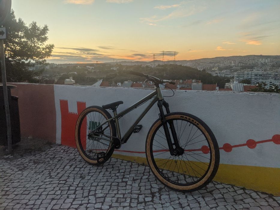 kona shonky 2024, size L  ! Aceito uma pequena negociação!