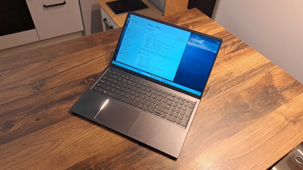 laptop Dell Vostro 5510 i7 / 32 /512