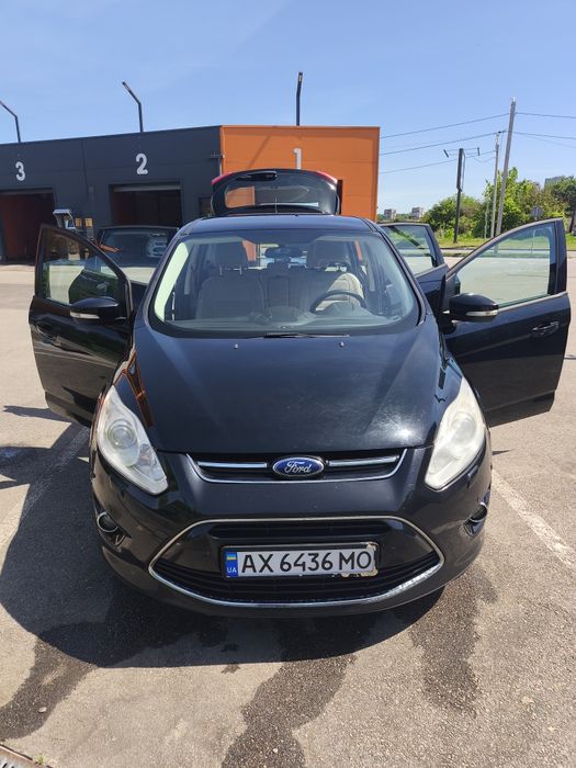 Ford C-Max SE Hybrid 2017 надійний та економний