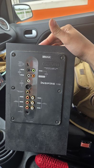 subwoofer do sistema de som para PC Creative Inspire

T7700.