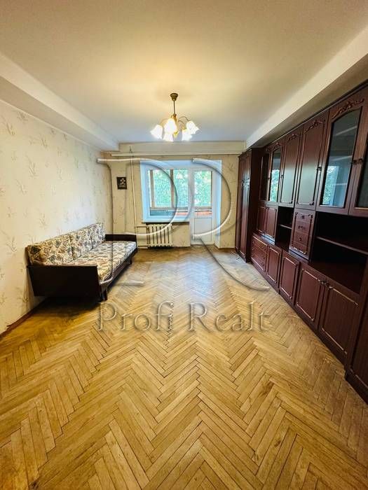 Продаж 2к квартири. м. Лівобережна. Русанівка. Ентузіастів 15.