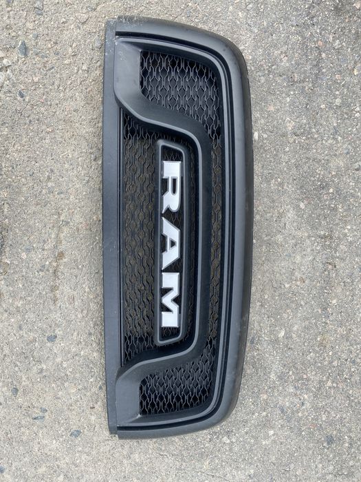 Решітка ram1500 warlock 2014-2025 ds