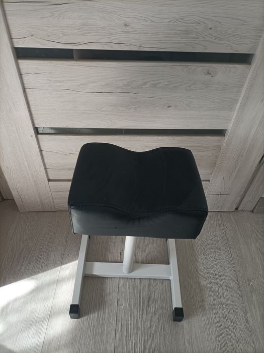 Regulowany podnóżek do pedicure   tatuażu czarny, stabilny Do paznokci salonu