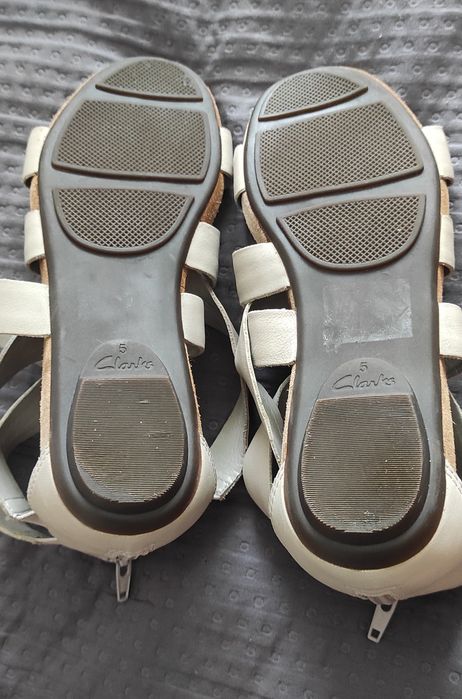 Sandały damskie Clarks  rozmiar 38 ze skóry jak nowe