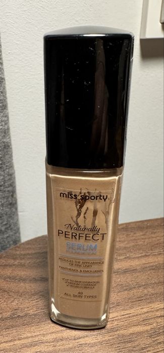 Miss sporty Naturally Perfect Serum Foundation podklad